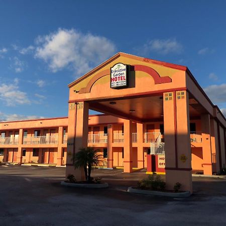 Executive Garden Titusville Hotel Exterior foto